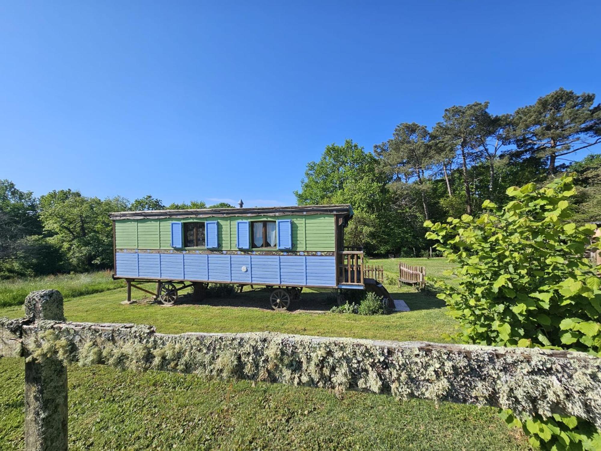 Roulotte Fleur Des Champs Villa Sigalens Exterior foto